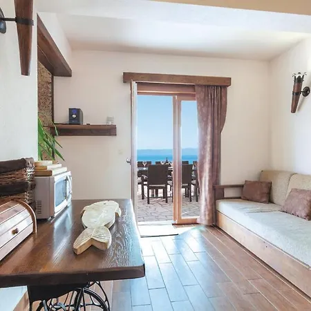 Luxury With Heated Pool, Jacuzzi And Sauna