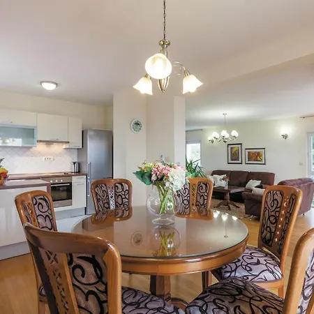 Feriehus Luxury With Heated Pool, Jacuzzi And Sauna Makarska