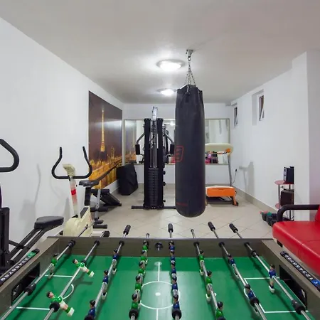 Luxury With Heated Pool, Jacuzzi And Sauna *