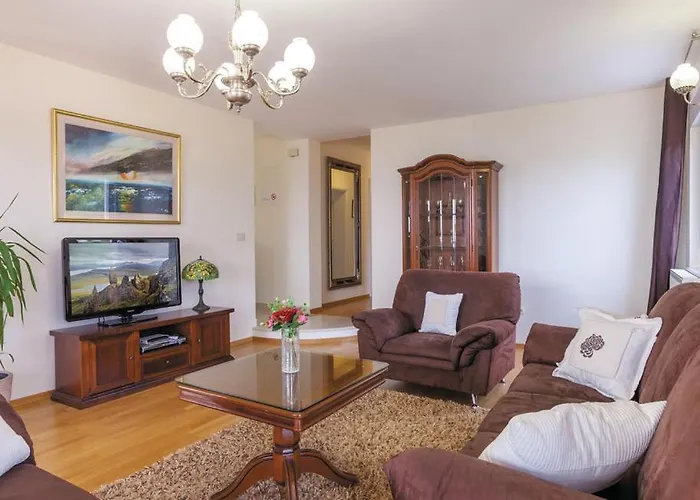بيت للعطل Luxury With Heated Pool, Jacuzzi And Sauna ماكارسكا