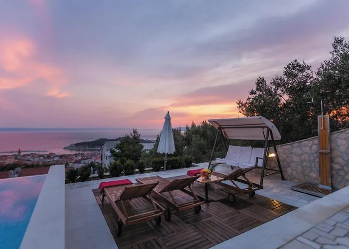 بيت للعطل Luxury With Heated Pool, Jacuzzi And Sauna ماكارسكا