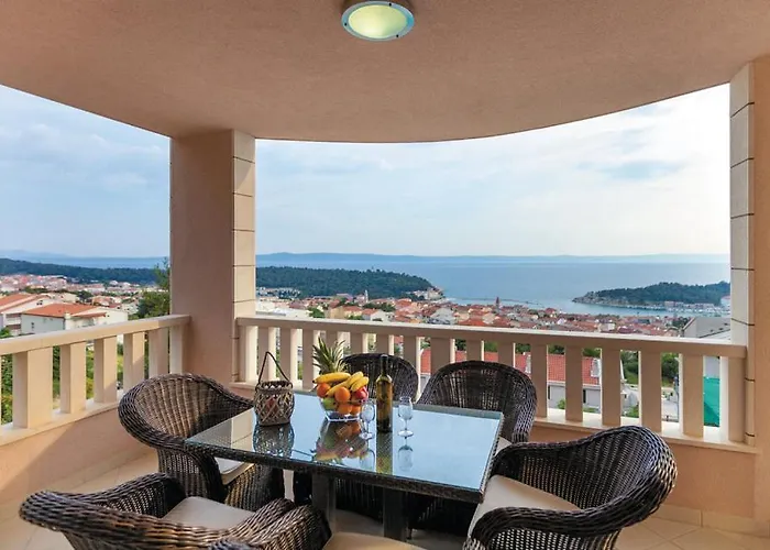 Luxury With Heated Pool, Jacuzzi And Sauna بيت للعطل ماكارسكا