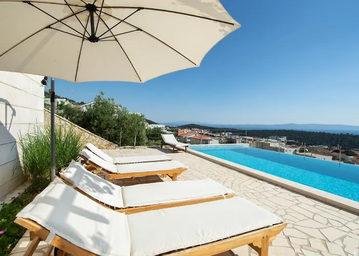 Luxury With Heated Pool, Jacuzzi And Sauna بيت للعطل