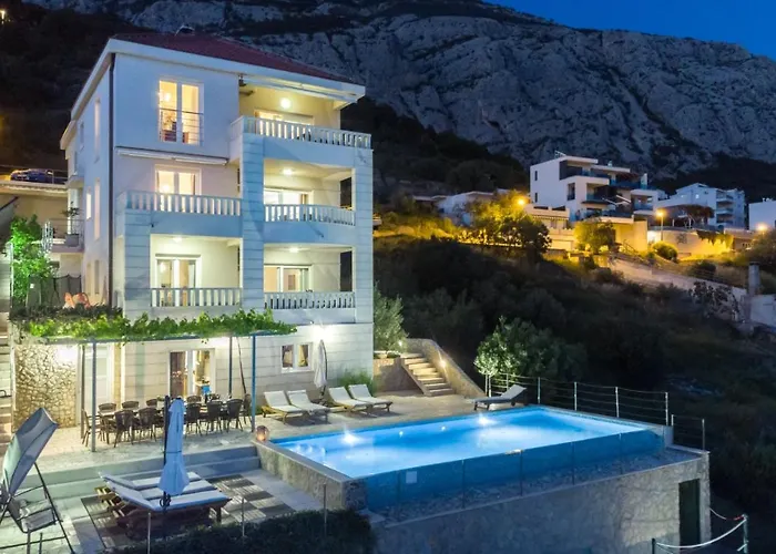 بيت للعطل Luxury With Heated Pool, Jacuzzi And Sauna