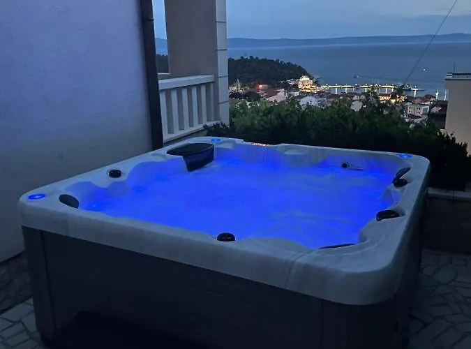 Luxury With Heated Pool, Jacuzzi And Sauna ماكارسكا