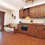 Luxury With Heated Pool, Jacuzzi And Sauna 度假居