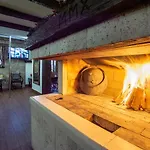 Luxury With Heated Pool, Jacuzzi And Sauna 度假居 *